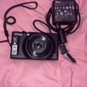 Nikon coolpix S8200 *FOR PARTS*